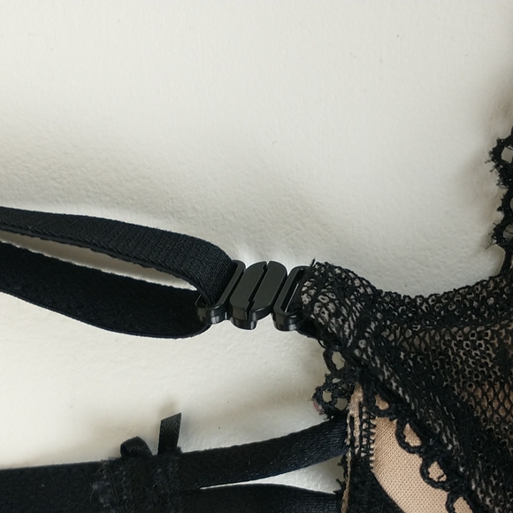 Victoria's Secret Black Lace Push Up Without Padding Underwire Bra 34DD - Picture 6 of 12